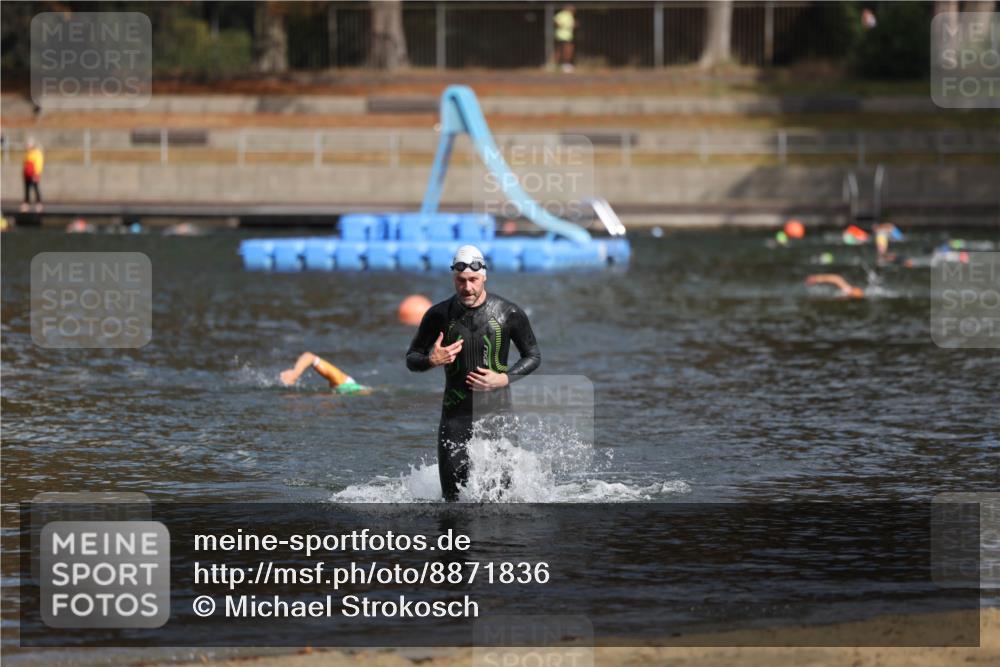 14.09.2025 - Stadtparktriathlon Michael Strokosch http://msf.ph/oto/8871836 14.09.2025 11:48:53 Schwimmen 1185 meine-sportfotos.de