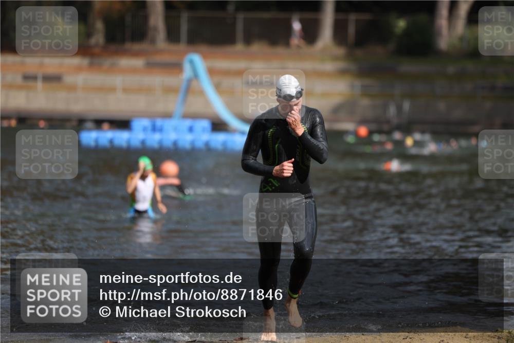 14.09.2025 - Stadtparktriathlon Michael Strokosch http://msf.ph/oto/8871846 14.09.2025 11:48:56 Schwimmen 1185 meine-sportfotos.de