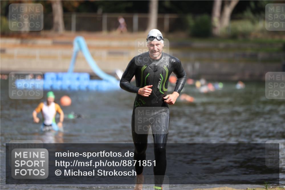 14.09.2025 - Stadtparktriathlon Michael Strokosch http://msf.ph/oto/8871851 14.09.2025 11:48:57 Schwimmen 1185 meine-sportfotos.de