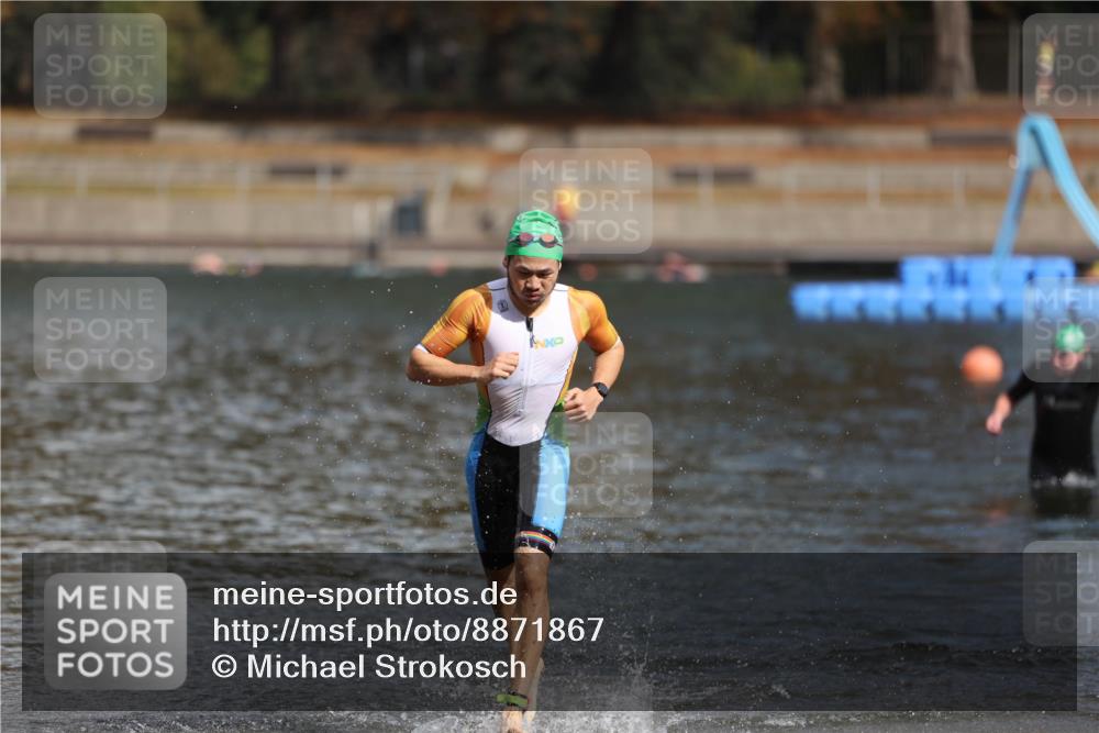 14.09.2025 - Stadtparktriathlon Michael Strokosch http://msf.ph/oto/8871867 14.09.2025 11:49:07 Schwimmen 1217 meine-sportfotos.de