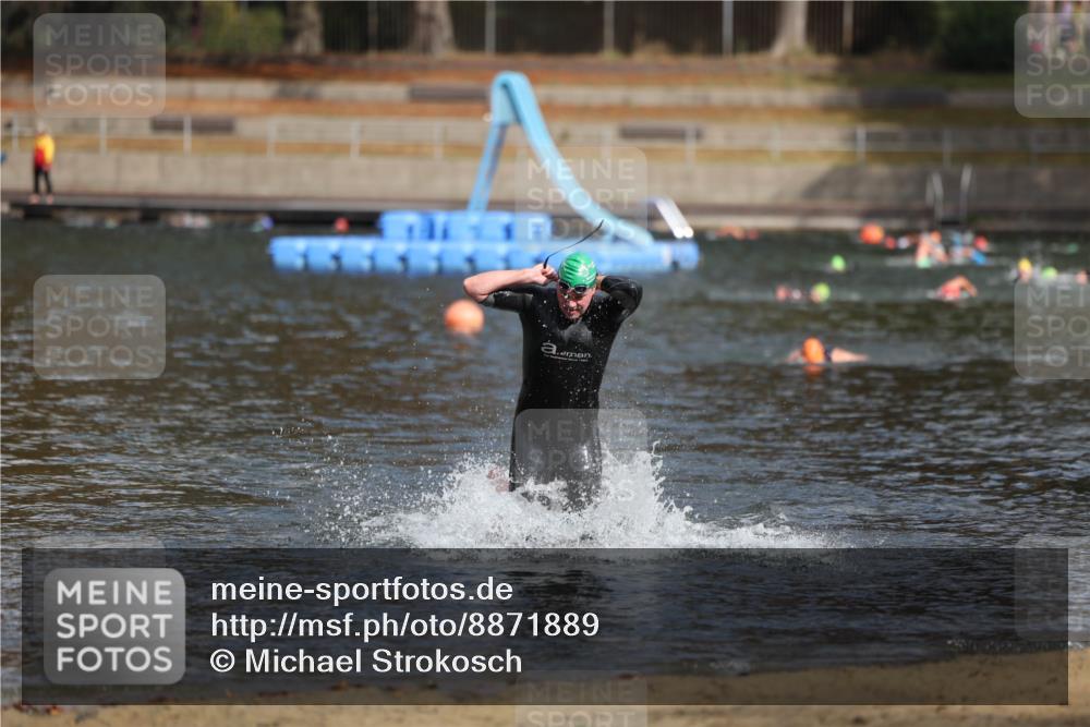 14.09.2025 - Stadtparktriathlon Michael Strokosch http://msf.ph/oto/8871889 14.09.2025 11:49:15 Schwimmen 1178 meine-sportfotos.de