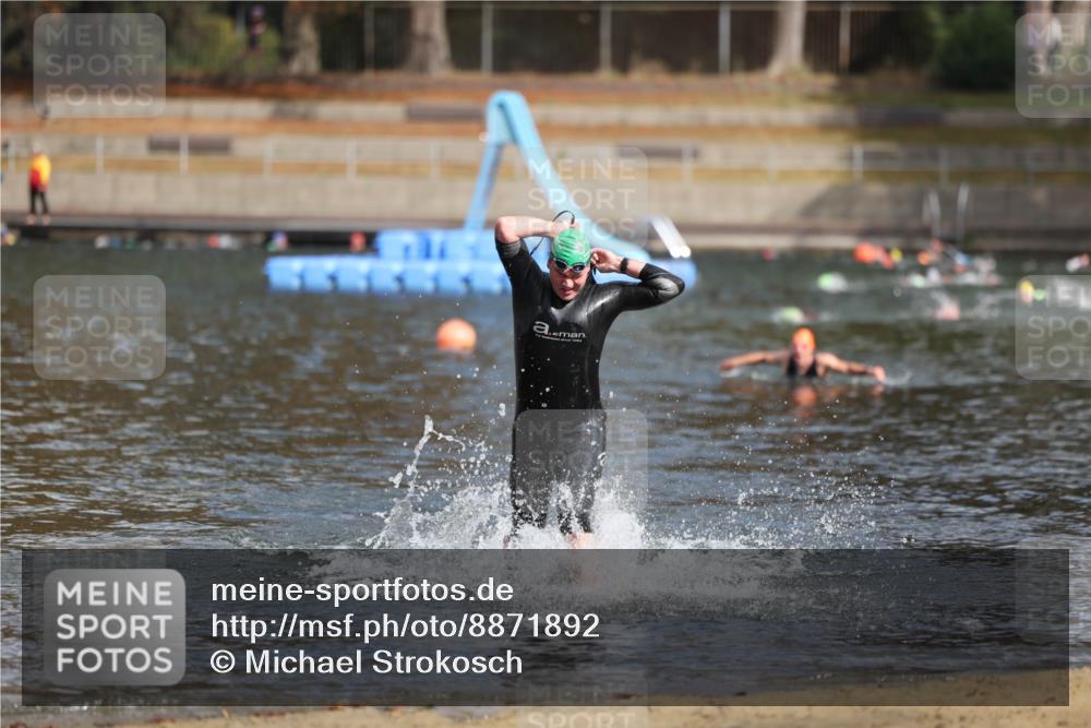 14.09.2025 - Stadtparktriathlon Michael Strokosch http://msf.ph/oto/8871892 14.09.2025 11:49:16 Schwimmen 1178 meine-sportfotos.de