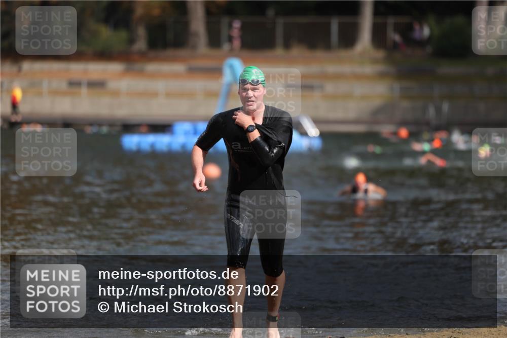 14.09.2025 - Stadtparktriathlon Michael Strokosch http://msf.ph/oto/8871902 14.09.2025 11:49:18 Schwimmen 1178 meine-sportfotos.de