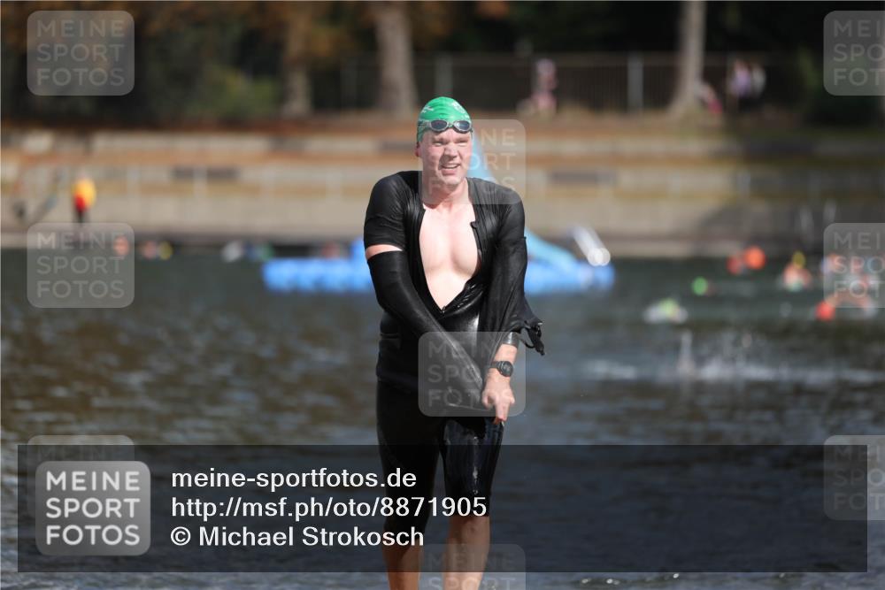 14.09.2025 - Stadtparktriathlon Michael Strokosch http://msf.ph/oto/8871905 14.09.2025 11:49:19 Schwimmen 1178 meine-sportfotos.de