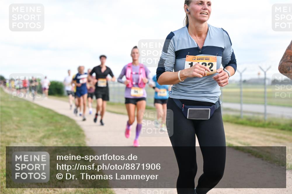 14.09.2025 - Airport Race Dr. Thomas Lammeyer http://msf.ph/oto/8871906 14.09.2025 12:16:29 Laufen 42, 132 meine-sportfotos.de