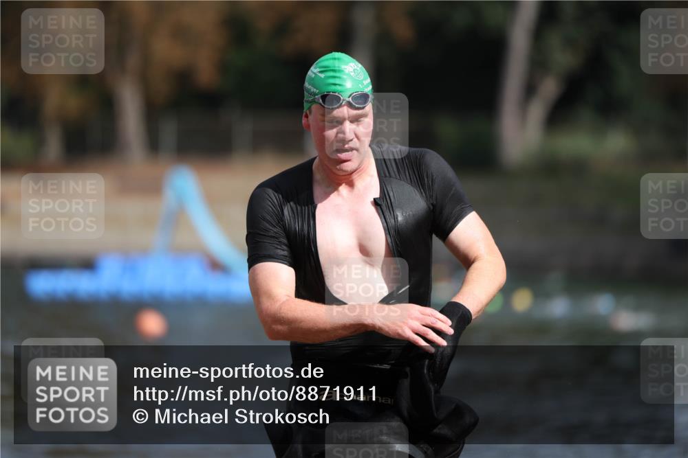 14.09.2025 - Stadtparktriathlon Michael Strokosch http://msf.ph/oto/8871911 14.09.2025 11:49:21 Schwimmen 1178 meine-sportfotos.de