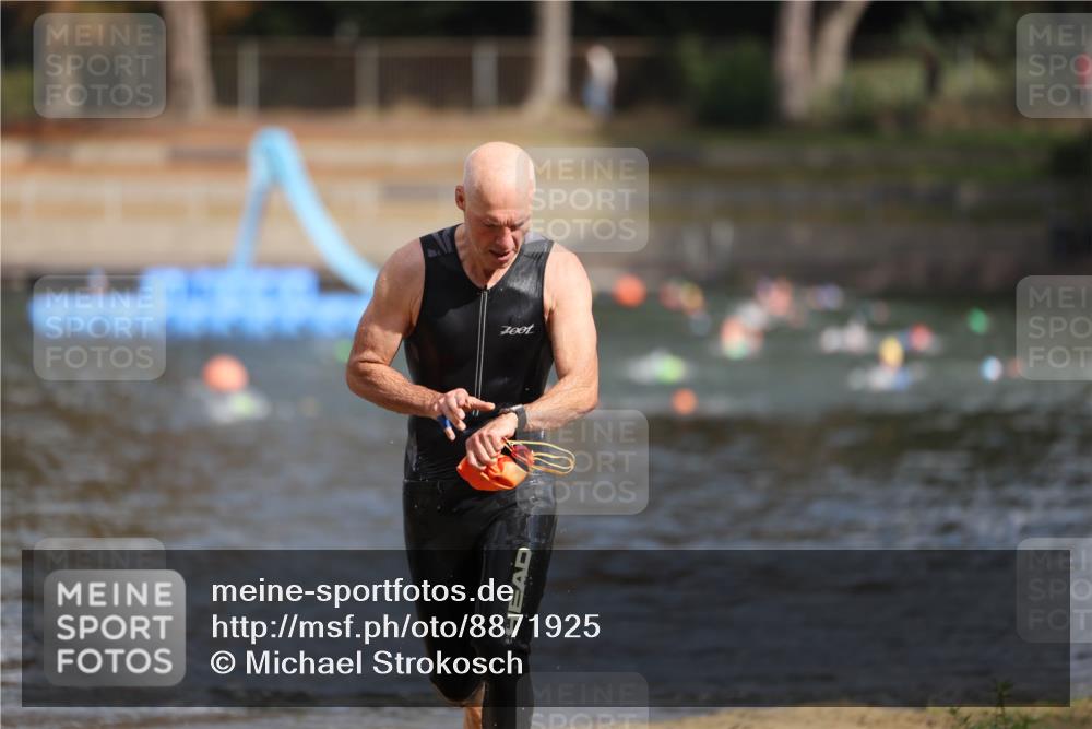 14.09.2025 - Stadtparktriathlon Michael Strokosch http://msf.ph/oto/8871925 14.09.2025 11:49:38 Schwimmen 1209 meine-sportfotos.de