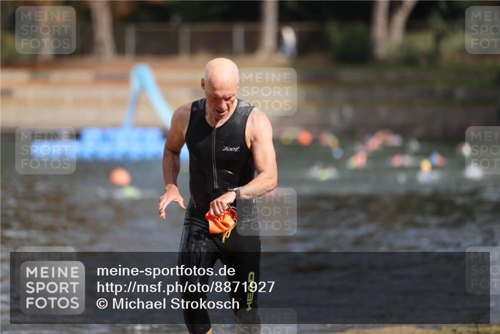 14.09.2025 - Stadtparktriathlon Michael Strokosch http://msf.ph/oto/8871927 14.09.2025 11:49:39 Schwimmen 1209 meine-sportfotos.de