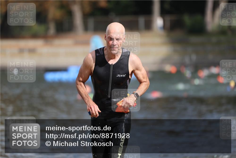 14.09.2025 - Stadtparktriathlon Michael Strokosch http://msf.ph/oto/8871928 14.09.2025 11:49:39 Schwimmen 1209 meine-sportfotos.de