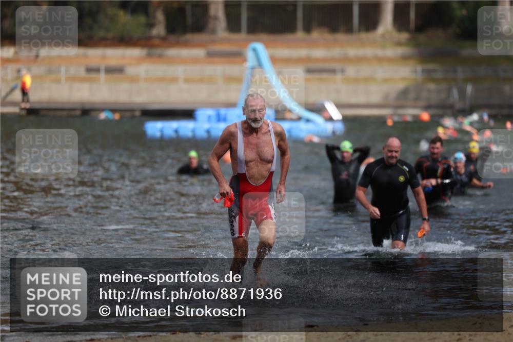 14.09.2025 - Stadtparktriathlon Michael Strokosch http://msf.ph/oto/8871936 14.09.2025 11:50:05 Schwimmen 1170, 1174, 1214 meine-sportfotos.de