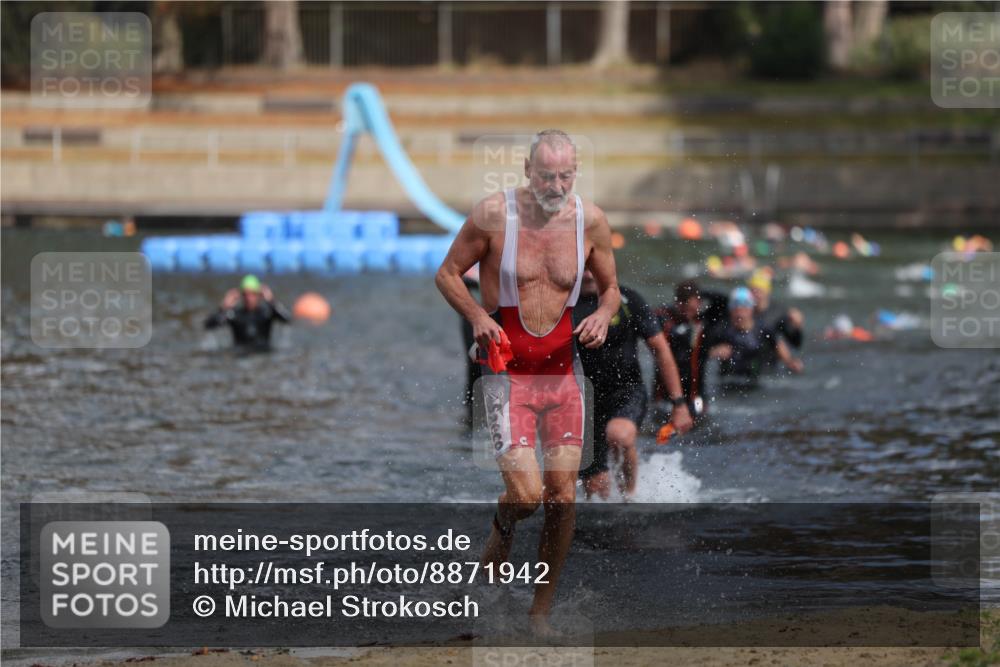 14.09.2025 - Stadtparktriathlon Michael Strokosch http://msf.ph/oto/8871942 14.09.2025 11:50:06 Schwimmen 1168, 1170, 1174, 1214 meine-sportfotos.de