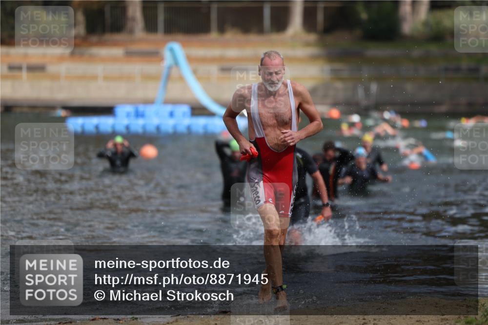 14.09.2025 - Stadtparktriathlon Michael Strokosch http://msf.ph/oto/8871945 14.09.2025 11:50:06 Schwimmen 1168, 1170, 1174, 1214 meine-sportfotos.de