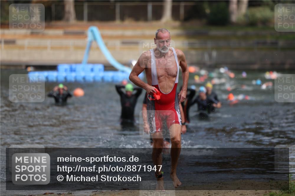 14.09.2025 - Stadtparktriathlon Michael Strokosch http://msf.ph/oto/8871947 14.09.2025 11:50:07 Schwimmen 1168, 1170, 1174, 1214 meine-sportfotos.de