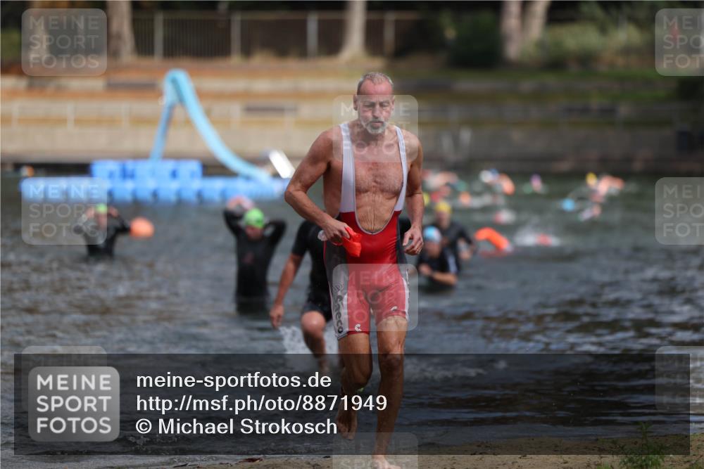 14.09.2025 - Stadtparktriathlon Michael Strokosch http://msf.ph/oto/8871949 14.09.2025 11:50:07 Schwimmen 1168, 1170, 1174, 1214 meine-sportfotos.de