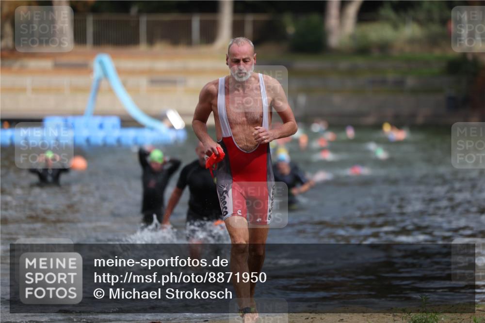 14.09.2025 - Stadtparktriathlon Michael Strokosch http://msf.ph/oto/8871950 14.09.2025 11:50:07 Schwimmen 1168, 1170, 1174, 1214 meine-sportfotos.de