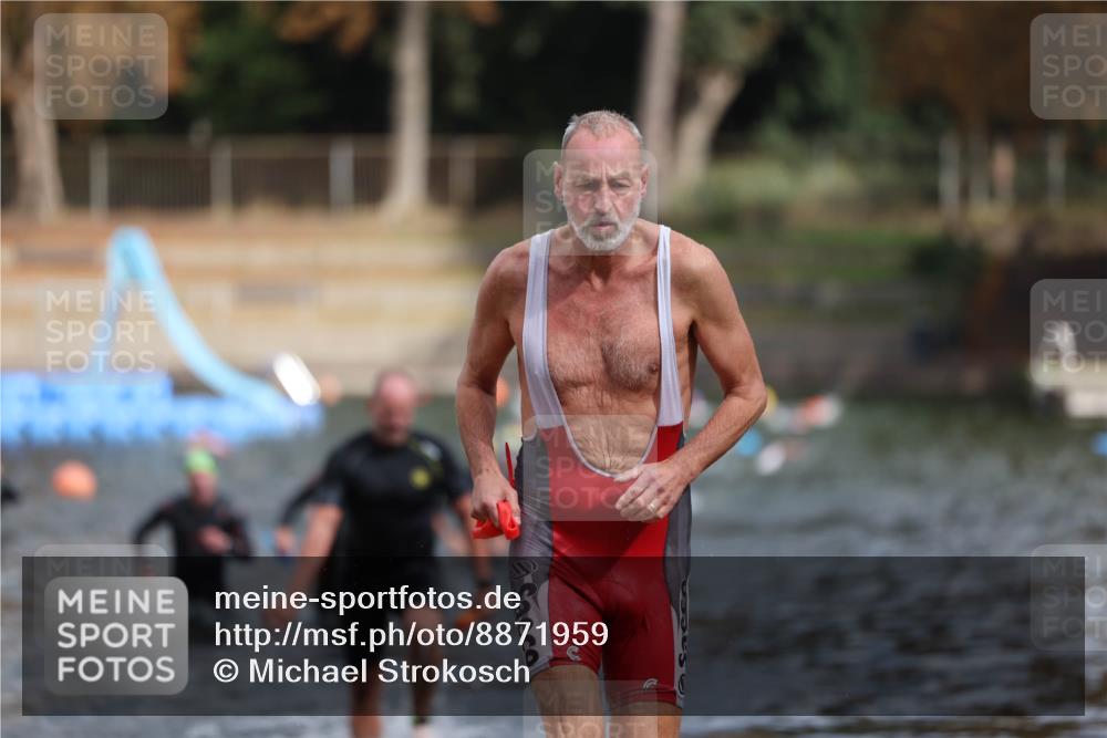 14.09.2025 - Stadtparktriathlon Michael Strokosch http://msf.ph/oto/8871959 14.09.2025 11:50:09 Schwimmen 1162, 1168, 1170, 1174, 1188, 1214 meine-sportfotos.de