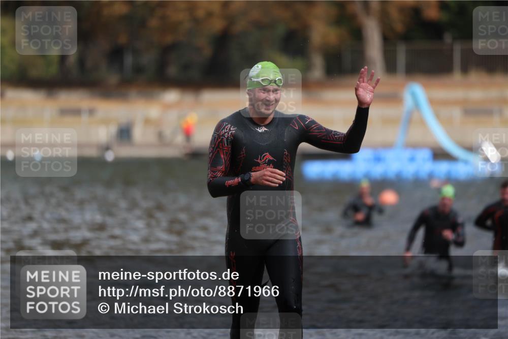 14.09.2025 - Stadtparktriathlon Michael Strokosch http://msf.ph/oto/8871966 14.09.2025 11:50:11 Schwimmen 1162, 1168, 1170, 1174, 1188, 1214 meine-sportfotos.de
