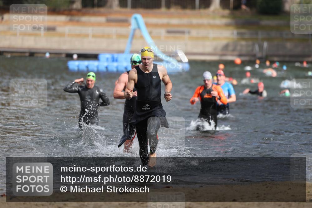 14.09.2025 - Stadtparktriathlon Michael Strokosch http://msf.ph/oto/8872019 14.09.2025 11:50:26 Schwimmen 1144, 1146, 1164, 1186, 1194 meine-sportfotos.de