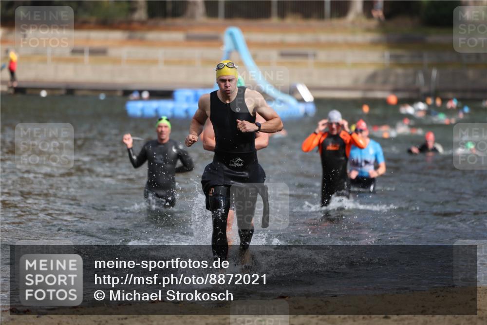 14.09.2025 - Stadtparktriathlon Michael Strokosch http://msf.ph/oto/8872021 14.09.2025 11:50:26 Schwimmen 1144, 1146, 1164, 1186, 1194 meine-sportfotos.de