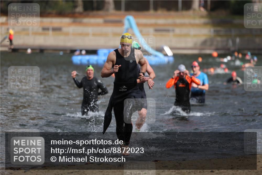 14.09.2025 - Stadtparktriathlon Michael Strokosch http://msf.ph/oto/8872023 14.09.2025 11:50:27 Schwimmen 1144, 1146, 1164, 1186, 1194 meine-sportfotos.de