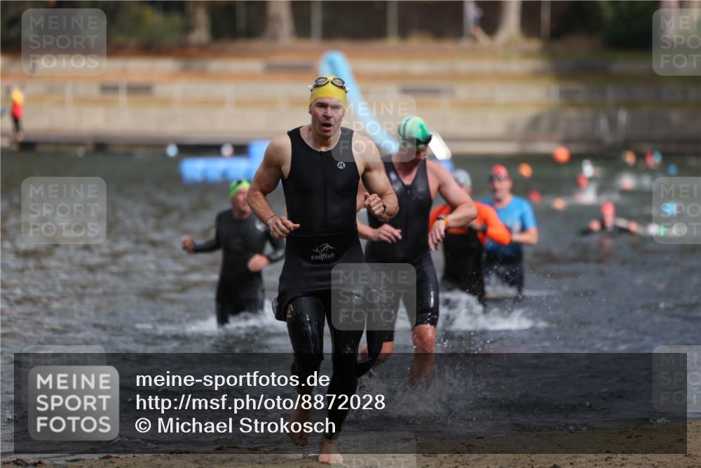 14.09.2025 - Stadtparktriathlon Michael Strokosch http://msf.ph/oto/8872028 14.09.2025 11:50:28 Schwimmen 1144, 1146, 1164, 1186, 1194 meine-sportfotos.de