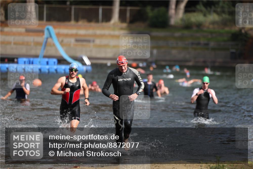 14.09.2025 - Stadtparktriathlon Michael Strokosch http://msf.ph/oto/8872077 14.09.2025 11:50:49 Schwimmen 1124, 1173 meine-sportfotos.de