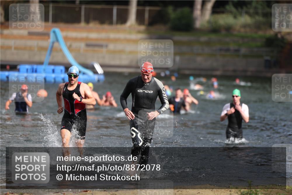 14.09.2025 - Stadtparktriathlon Michael Strokosch http://msf.ph/oto/8872078 14.09.2025 11:50:49 Schwimmen 1124, 1173 meine-sportfotos.de