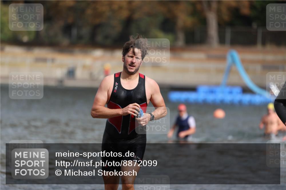 14.09.2025 - Stadtparktriathlon Michael Strokosch http://msf.ph/oto/8872099 14.09.2025 11:50:53 Schwimmen 1124, 1173 meine-sportfotos.de