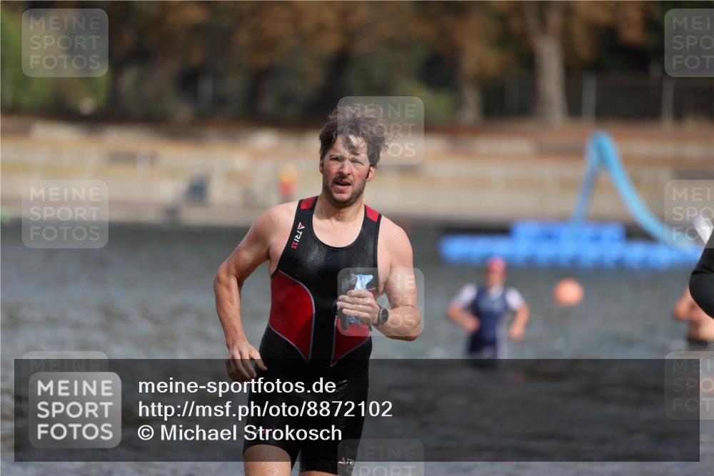14.09.2025 - Stadtparktriathlon Michael Strokosch http://msf.ph/oto/8872102 14.09.2025 11:50:54 Schwimmen 1124, 1173 meine-sportfotos.de