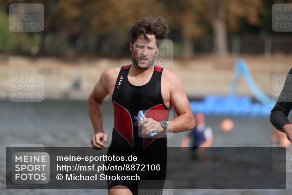 14.09.2025 - Stadtparktriathlon Michael Strokosch http://msf.ph/oto/8872106 14.09.2025 11:50:54 Schwimmen 1124, 1173 meine-sportfotos.de