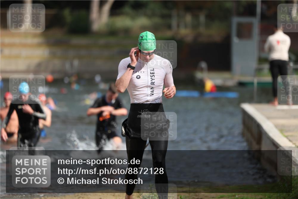 14.09.2025 - Stadtparktriathlon Michael Strokosch http://msf.ph/oto/8872128 14.09.2025 11:51:03 Schwimmen 1123, 1133, 1153, 1172, 1205, 1219 meine-sportfotos.de