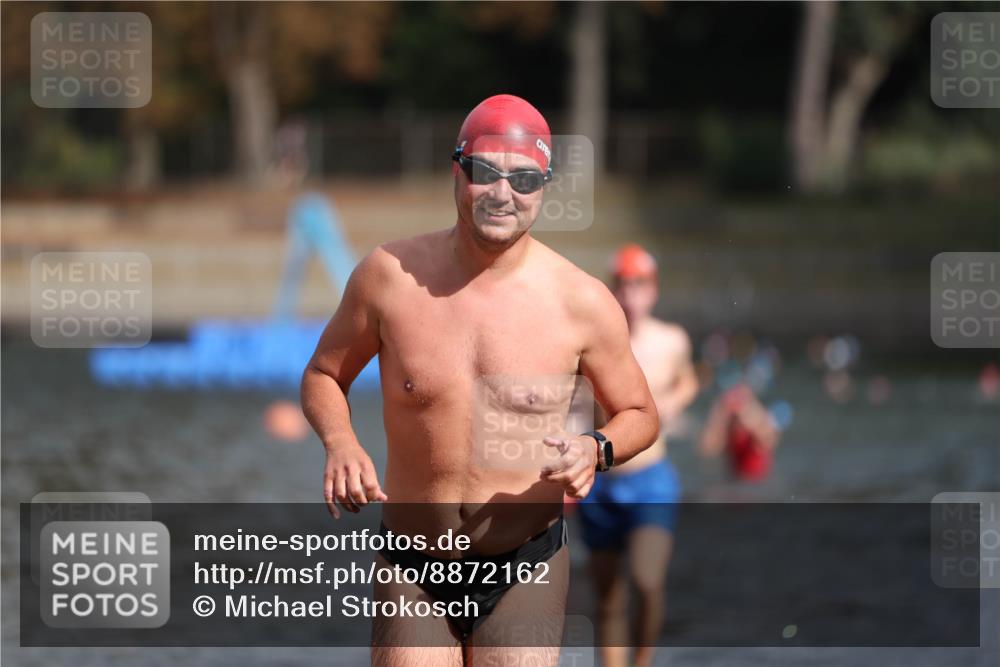 14.09.2025 - Stadtparktriathlon Michael Strokosch http://msf.ph/oto/8872162 14.09.2025 11:51:14 Schwimmen 1133, 1153, 1199, 1203 meine-sportfotos.de
