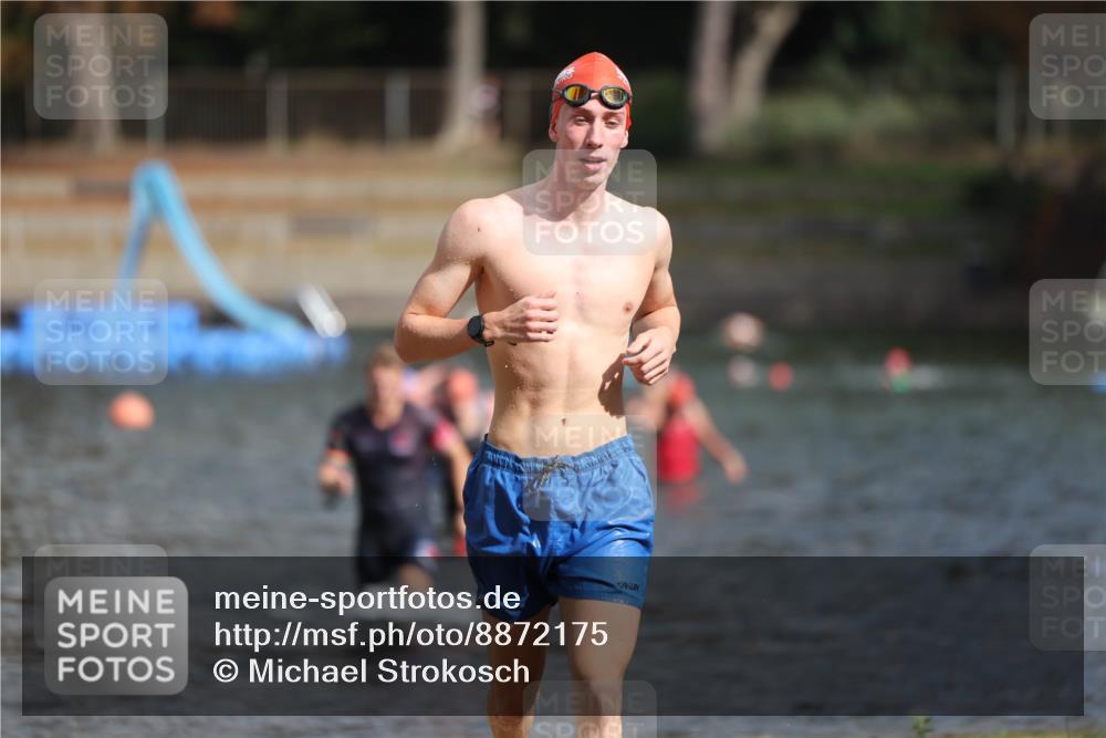 14.09.2025 - Stadtparktriathlon Michael Strokosch http://msf.ph/oto/8872175 14.09.2025 11:51:17 Schwimmen 1153, 1199, 1203 meine-sportfotos.de