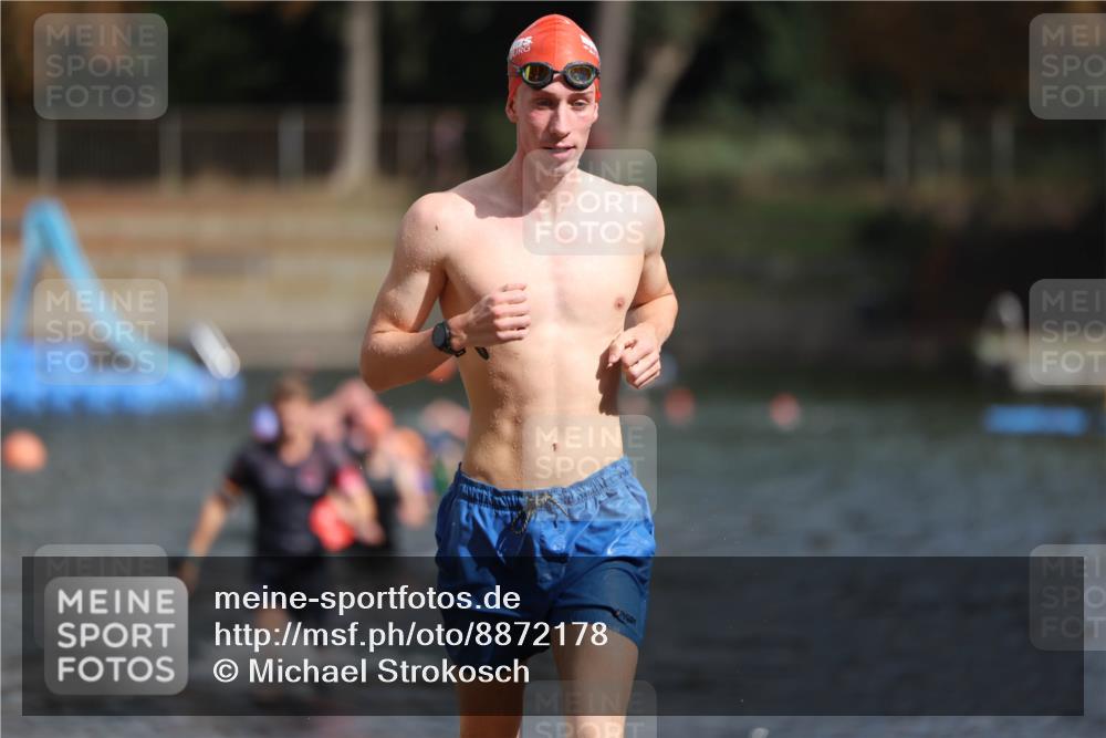 14.09.2025 - Stadtparktriathlon Michael Strokosch http://msf.ph/oto/8872178 14.09.2025 11:51:18 Schwimmen 1199, 1203, 1212 meine-sportfotos.de