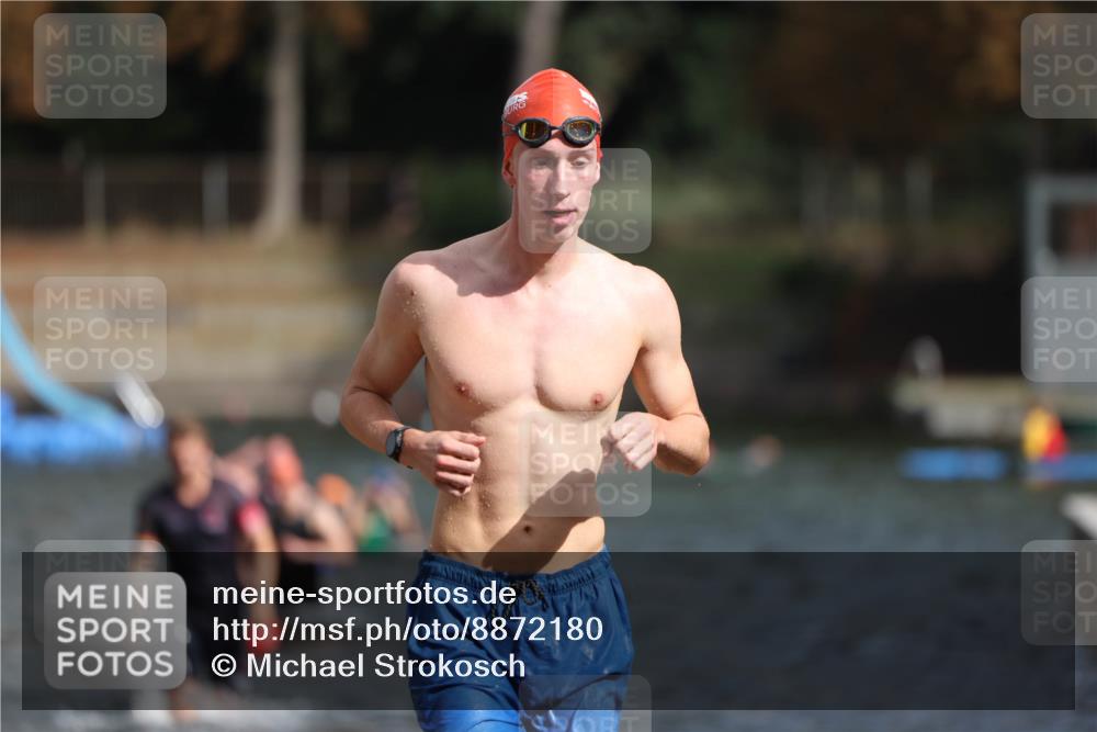 14.09.2025 - Stadtparktriathlon Michael Strokosch http://msf.ph/oto/8872180 14.09.2025 11:51:18 Schwimmen 1199, 1203, 1212 meine-sportfotos.de