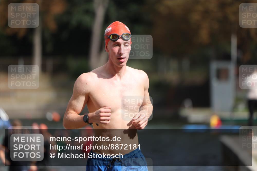 14.09.2025 - Stadtparktriathlon Michael Strokosch http://msf.ph/oto/8872181 14.09.2025 11:51:18 Schwimmen 1199, 1203, 1212 meine-sportfotos.de