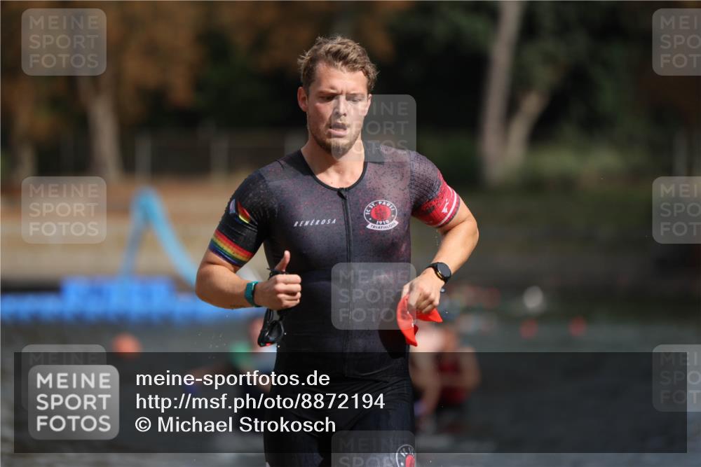 14.09.2025 - Stadtparktriathlon Michael Strokosch http://msf.ph/oto/8872194 14.09.2025 11:51:25 Schwimmen 1129, 1139, 1203, 1212 meine-sportfotos.de