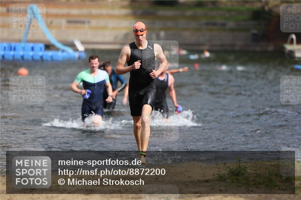 14.09.2025 - Stadtparktriathlon Michael Strokosch http://msf.ph/oto/8872200 14.09.2025 11:51:27 Schwimmen 1122, 1129, 1139, 1203, 1212 meine-sportfotos.de