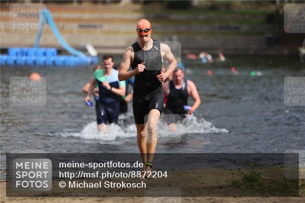 14.09.2025 - Stadtparktriathlon Michael Strokosch http://msf.ph/oto/8872204 14.09.2025 11:51:28 Schwimmen 1122, 1129, 1139, 1203, 1212 meine-sportfotos.de