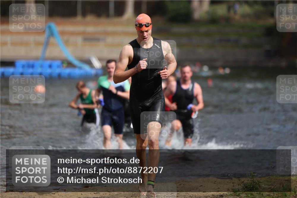 14.09.2025 - Stadtparktriathlon Michael Strokosch http://msf.ph/oto/8872207 14.09.2025 11:51:29 Schwimmen 1122, 1129, 1139, 1212 meine-sportfotos.de
