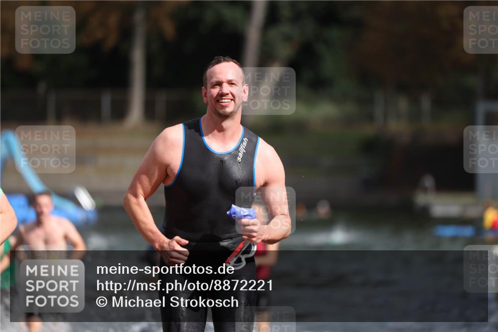 14.09.2025 - Stadtparktriathlon Michael Strokosch http://msf.ph/oto/8872221 14.09.2025 11:51:34 Schwimmen 1122, 1129, 1132, 1139, 1147, 1180, 1212 meine-sportfotos.de