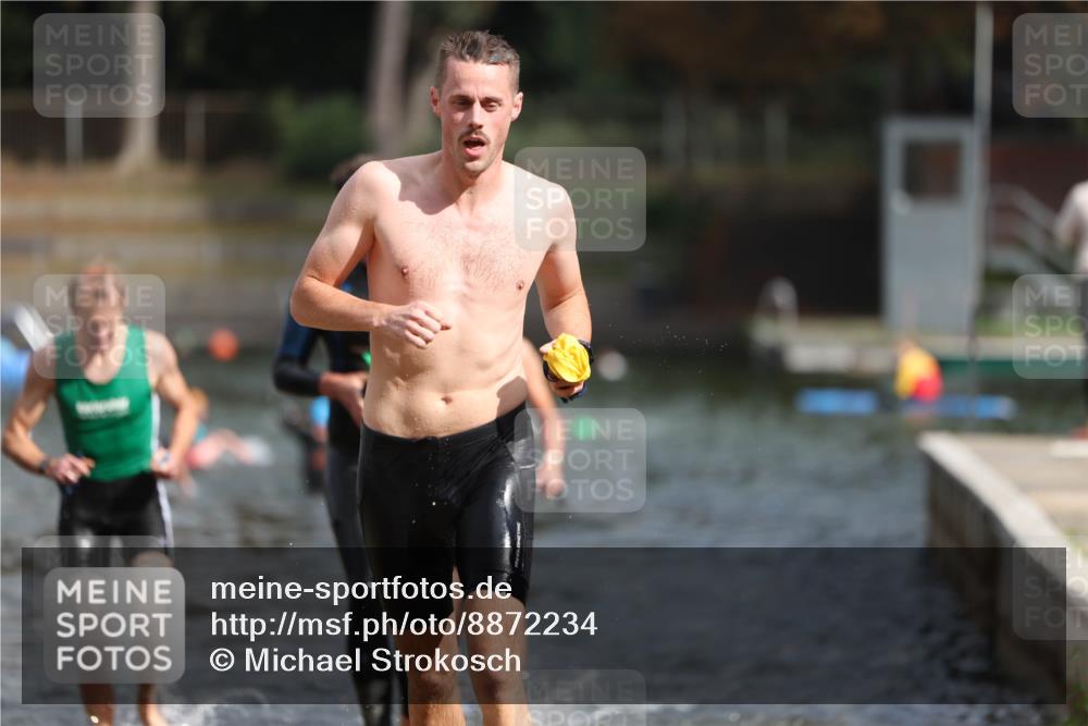 14.09.2025 - Stadtparktriathlon Michael Strokosch http://msf.ph/oto/8872234 14.09.2025 11:51:39 Schwimmen 1122, 1132, 1147, 1180 meine-sportfotos.de