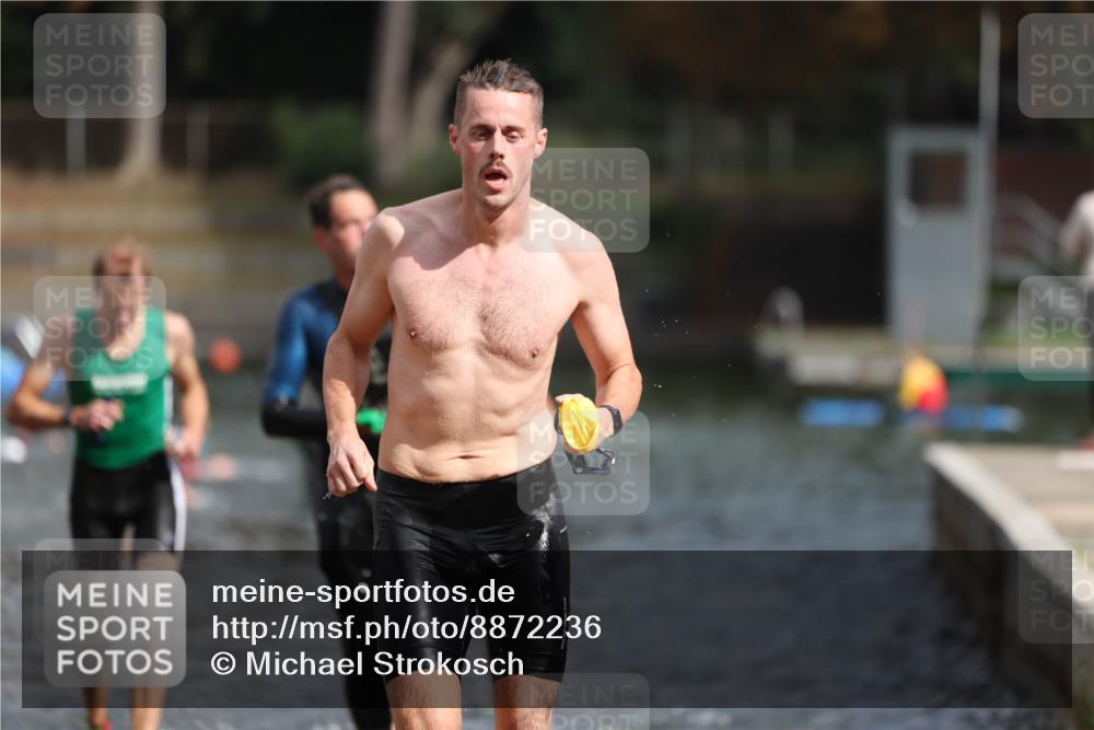 14.09.2025 - Stadtparktriathlon Michael Strokosch http://msf.ph/oto/8872236 14.09.2025 11:51:39 Schwimmen 1122, 1132, 1147, 1180 meine-sportfotos.de