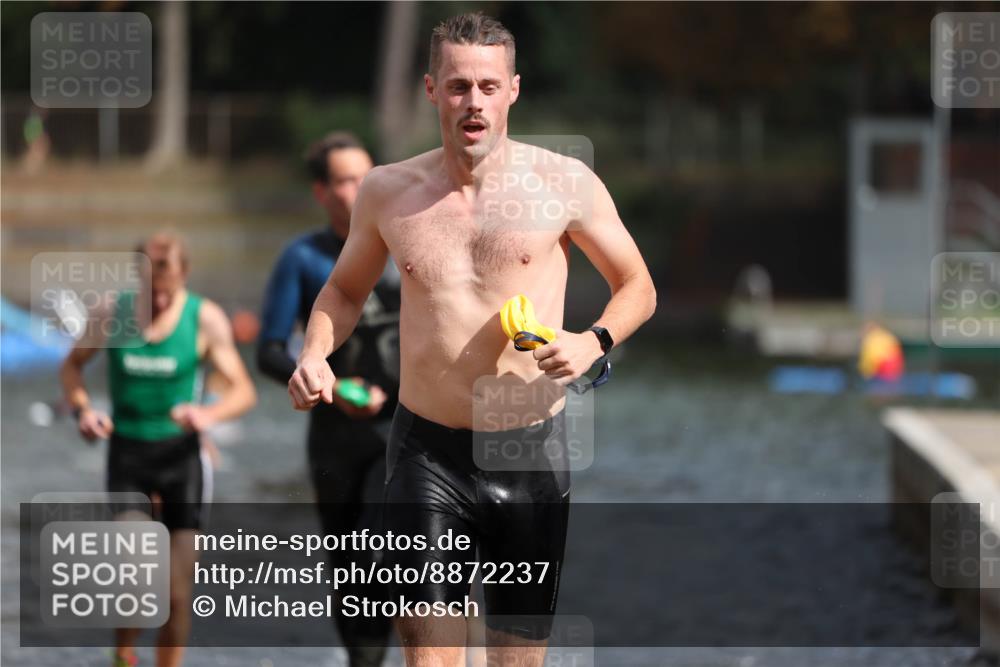 14.09.2025 - Stadtparktriathlon Michael Strokosch http://msf.ph/oto/8872237 14.09.2025 11:51:39 Schwimmen 1122, 1132, 1147, 1180 meine-sportfotos.de