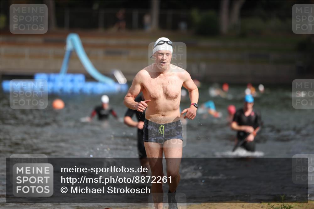 14.09.2025 - Stadtparktriathlon Michael Strokosch http://msf.ph/oto/8872261 14.09.2025 11:51:54 Schwimmen 1137, 1189 meine-sportfotos.de