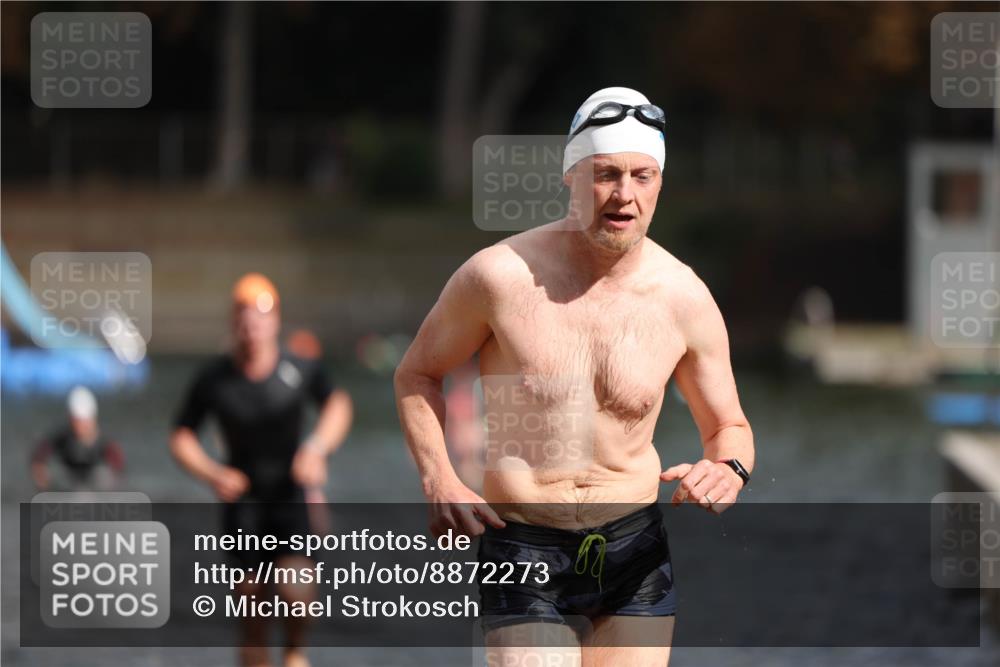 14.09.2025 - Stadtparktriathlon Michael Strokosch http://msf.ph/oto/8872273 14.09.2025 11:51:56 Schwimmen 1137, 1189, 1193 meine-sportfotos.de