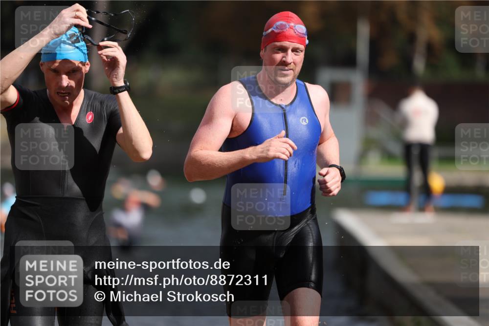 14.09.2025 - Stadtparktriathlon Michael Strokosch http://msf.ph/oto/8872311 14.09.2025 11:52:08 Schwimmen 1143, 1160, 1193, 1211 meine-sportfotos.de
