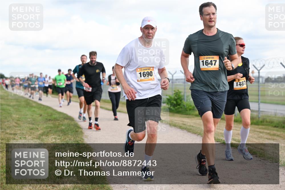 14.09.2025 - Airport Race Dr. Thomas Lammeyer http://msf.ph/oto/8872443 14.09.2025 12:17:06 Laufen 7615, 1690, 1647, 1487 meine-sportfotos.de