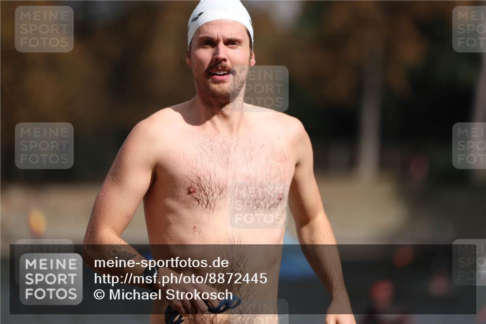 14.09.2025 - Stadtparktriathlon Michael Strokosch http://msf.ph/oto/8872445 14.09.2025 11:53:17 Schwimmen 1184, 1220 meine-sportfotos.de