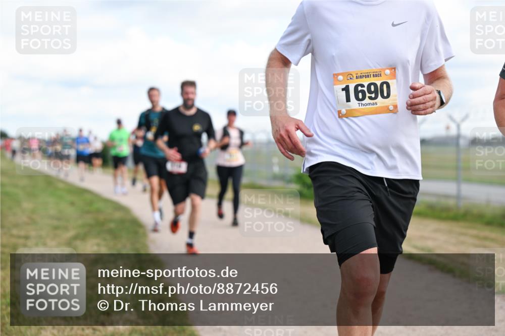 14.09.2025 - Airport Race Dr. Thomas Lammeyer http://msf.ph/oto/8872456 14.09.2025 12:17:07 Laufen 42, 1690 meine-sportfotos.de